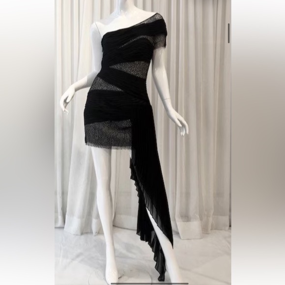 BCBG Lace mini dress with side train - Picture 4 of 4